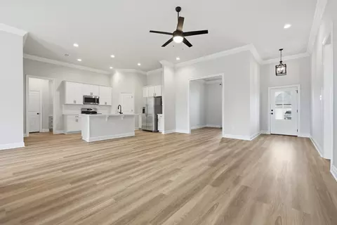 Living - 4631 Jayhawk Dr, Crestview, FL 32539 photo 5 of 6
