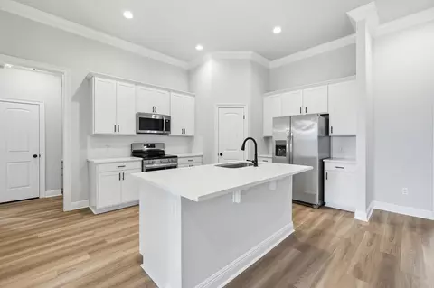 Kitchen - 4631 Jayhawk Dr, Crestview, FL 32539 photo 1 of 7