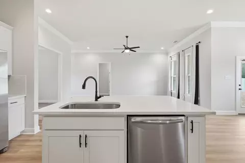 Kitchen - 4631 Jayhawk Dr, Crestview, FL 32539 photo 5 of 7