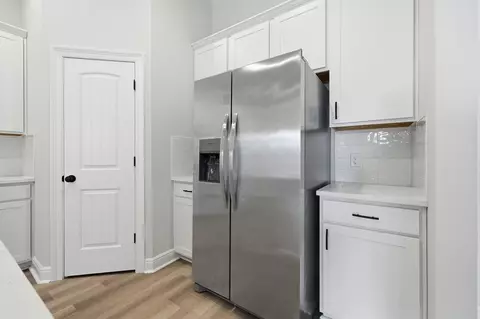 Kitchen - 4631 Jayhawk Dr, Crestview, FL 32539 photo 2 of 7