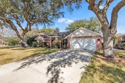 7734 Ramona Dr, Navarre, FL 32566