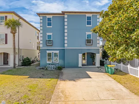 92 Woodward St, Destin, FL 32541