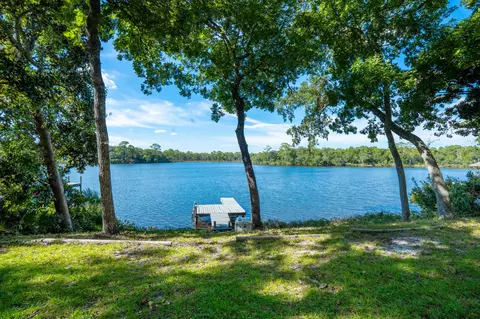 1013 Lake Dr, Niceville, FL 32578