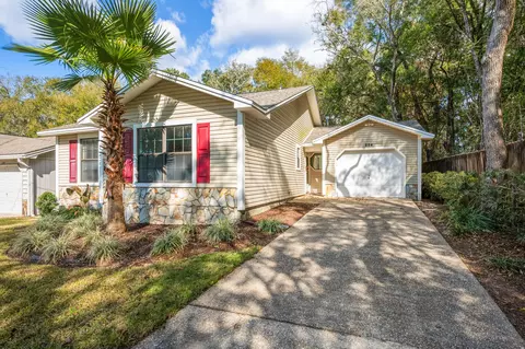 206 Esmond Ct, Niceville, FL 32578