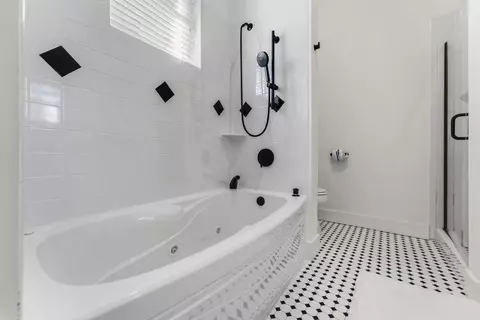 Bath - 100 A St, Seacrest, FL 32413 photo 3 of 4
