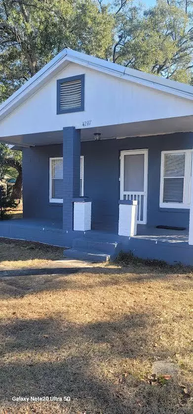 4297 Oak St, Marianna, FL 32448