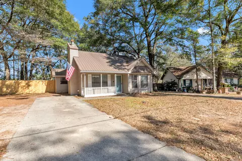 123 Beacons Bend Rd, Crestview, FL 32536