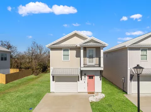 406 Raven Ln, Panama City, FL 32404