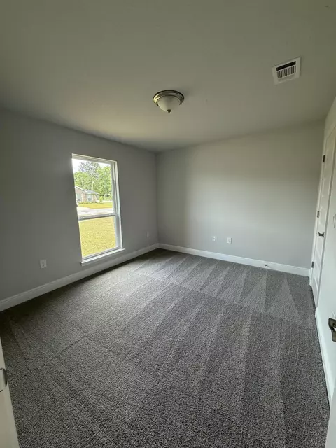 Bedroom - 6002 Crocket Cv, Crestview, FL 32539 photo 2 of 6