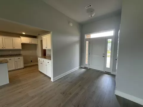 Entry Way - 6002 Crocket Cv, Crestview, FL 32539 photo 3 of 5