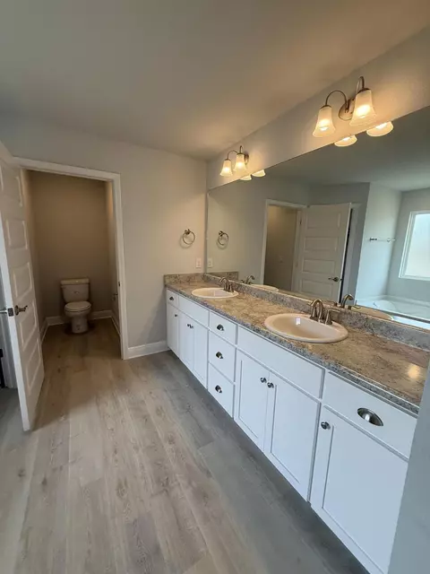 Bath - 6002 Crocket Cv, Crestview, FL 32539 photo 4 of 5
