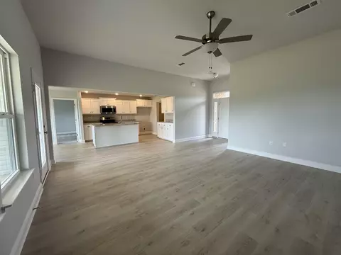 Living - 6002 Crocket Cv, Crestview, FL 32539 photo 3 of 3