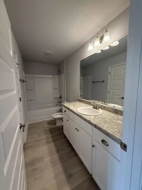 Bath - 6002 Crocket Cv, Crestview, FL 32539 photo 1 of 5
