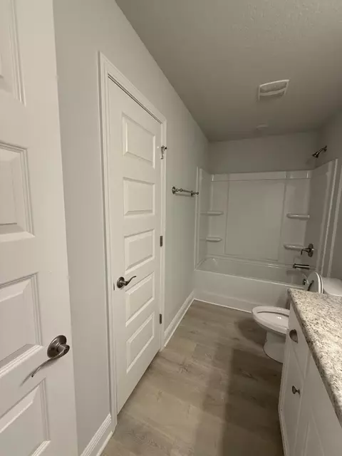 Bath - 6002 Crocket Cv, Crestview, FL 32539 photo 2 of 5