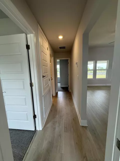 Entry Way - 6002 Crocket Cv, Crestview, FL 32539 photo 4 of 5