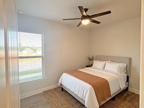 Bedroom - 251 E Tweet St, Freeport, FL 32439 photo 3 of 6
