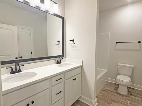 Bath - 251 E Tweet St, Freeport, FL 32439 photo 3 of 3