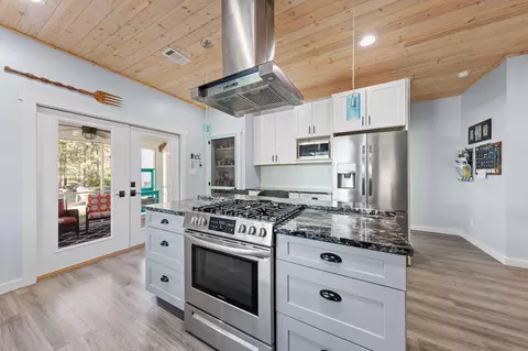 Kitchen - 236 Bayou Cir, Freeport, FL 32439 photo 6 of 6