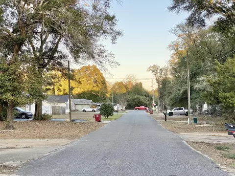 View/Area - 309 Springwood Cir, Crestview, FL 32536 photo 1 of 2