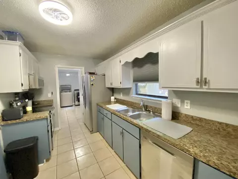 Kitchen - 309 Springwood Cir, Crestview, FL 32536 photo 3 of 4