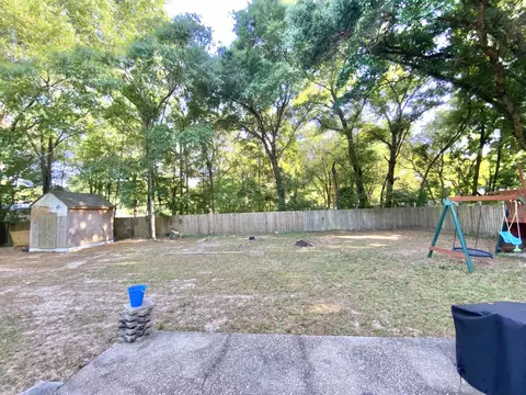 Exterior - 309 Springwood Cir, Crestview, FL 32536 photo 7 of 11