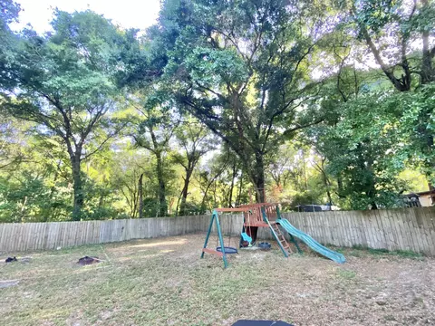 Exterior - 309 Springwood Cir, Crestview, FL 32536 photo 8 of 11