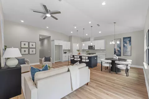 8425 Tippin Ave, Pensacola, FL 32514