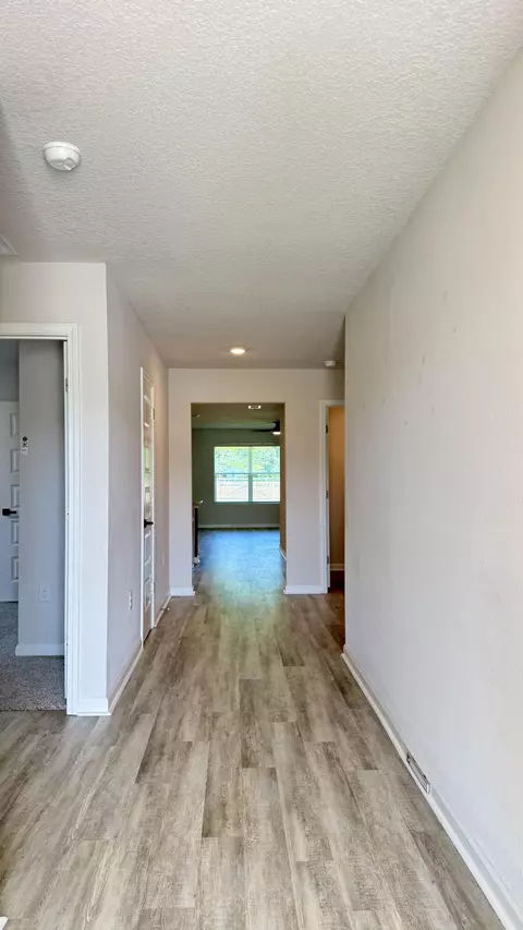 Entry Way - 3411 Phoenix Ct, Crestview, FL 32539 photo 5 of 5