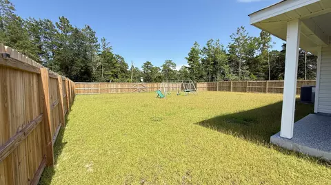 Exterior - 3411 Phoenix Ct, Crestview, FL 32539 photo 3 of 6