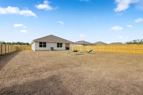 Exterior - 3411 Phoenix Ct, Crestview, FL 32539 photo 5 of 7