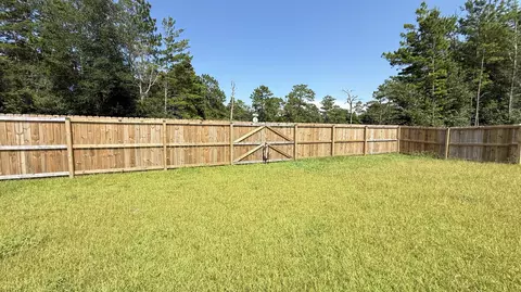 Exterior - 3411 Phoenix Ct, Crestview, FL 32539 photo 5 of 6