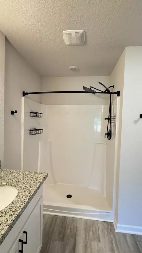 Bath - 3411 Phoenix Ct, Crestview, FL 32539 photo 2 of 3