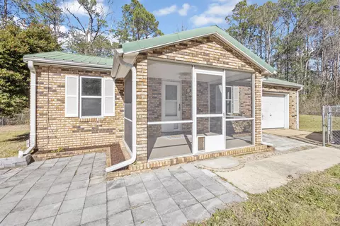 894 E Williams Ave, Crestview, FL 32539