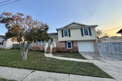 608 Legion Dr, Destin, FL 32541