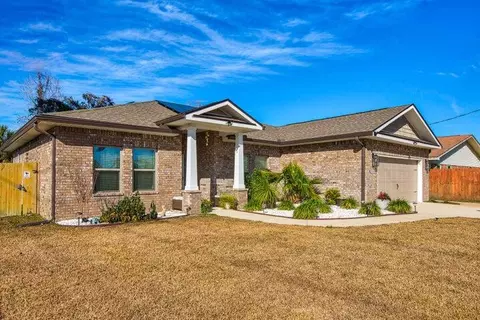 2 W Casa Loma Dr, Mary Esther, FL 32569