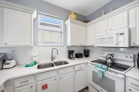 Kitchen - 77 Mark St, Destin, FL 32541 photo 2 of 4