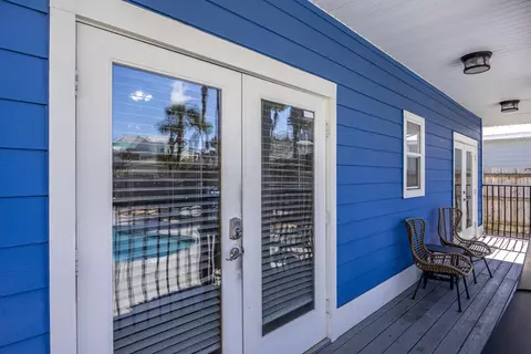 Exterior - 77 Mark St, Destin, FL 32541 photo 12 of 14