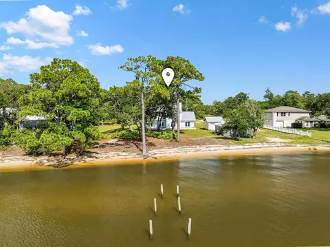 2208 Bay Grove Rd, Freeport, FL 32439