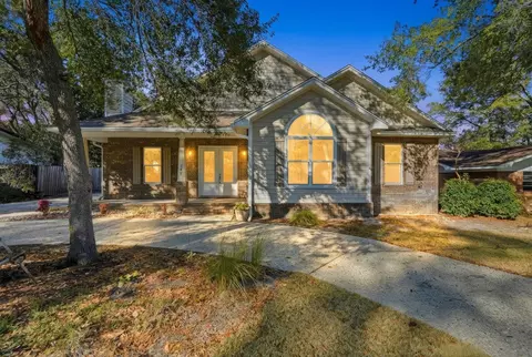266 Florida Ave, Valparaiso, FL 32580