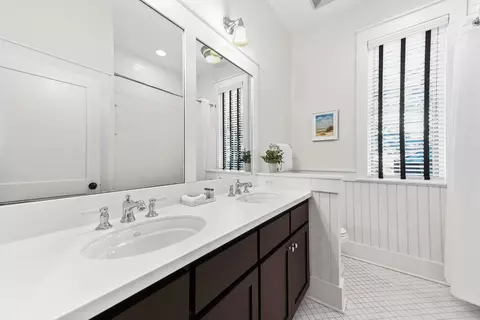 Bath - 30 N Shingle Ln, Watersound, FL 32461 photo 5 of 7