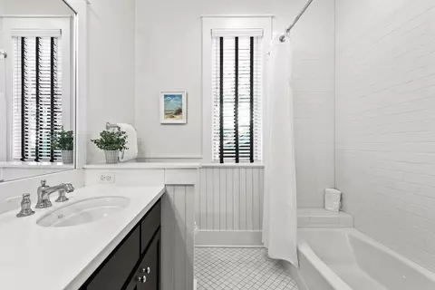 Bath - 30 N Shingle Ln, Watersound, FL 32461 photo 4 of 7