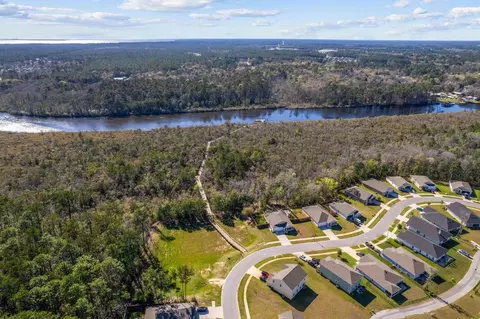 View/Area - 72 Riverwalk Cir, Freeport, FL 32439 photo 2 of 4