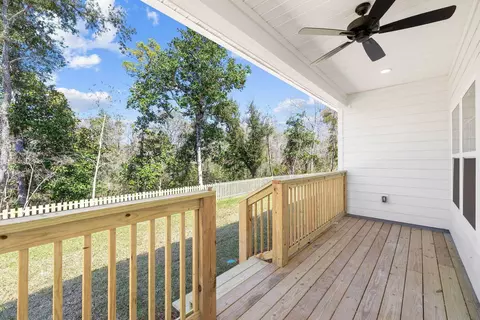 Exterior - 72 Riverwalk Cir, Freeport, FL 32439 photo 2 of 2