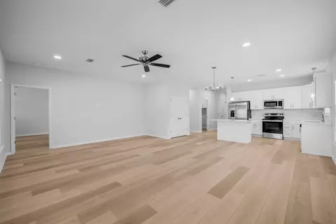 Living - 72 Riverwalk Cir, Freeport, FL 32439 photo 3 of 3
