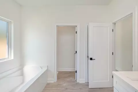 Entry Way - 5448 Jenee Ct, Crestview, FL 32539 photo 1 of 1