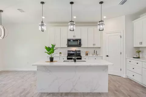 5448 Jenee Ct, Crestview, FL 32539