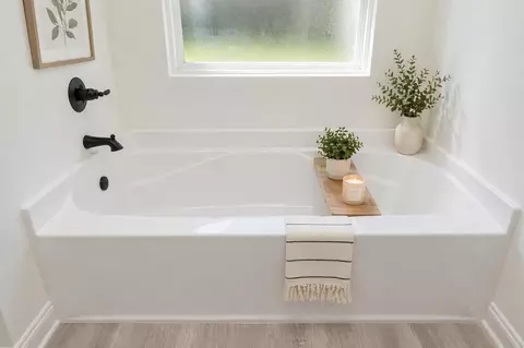 Bath - 5448 Jenee Ct, Crestview, FL 32539 photo 3 of 8