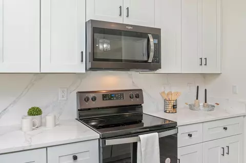 Kitchen - 5448 Jenee Ct, Crestview, FL 32539 photo 4 of 4