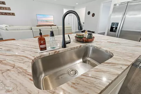 Kitchen - 1516 Mill Creek Dr, Baker, FL 32531 photo 6 of 9