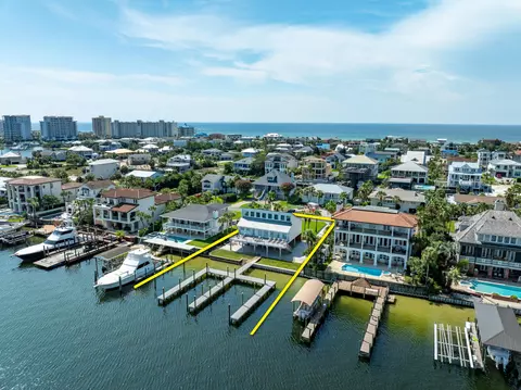 611 Lagoon Dr, Destin, FL 32541